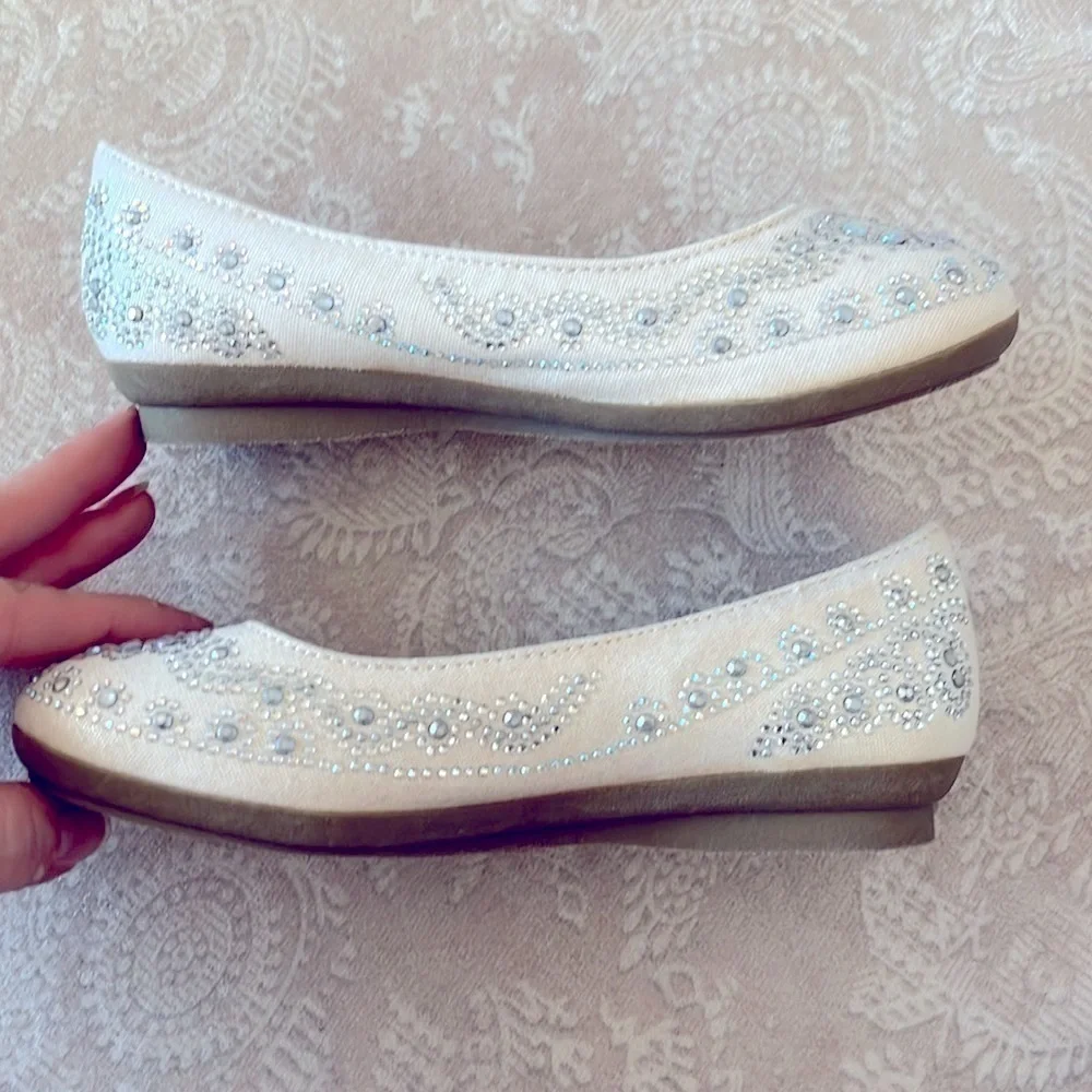 Never Worn Candie’s Girl Bejeweled Rounded Toe Formal Slip On Flats Beaded Gems
